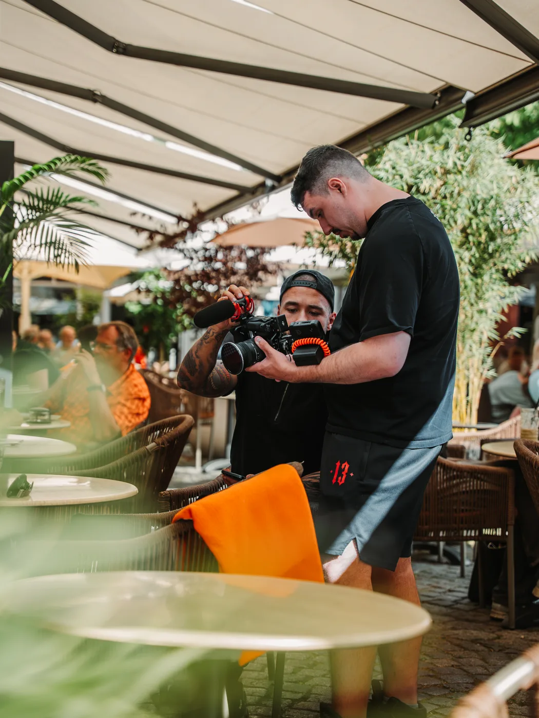 Fotoshooting im Außenbereich – SINISTAR MEDIA Content-Produktion